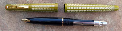 LADY SHEAFFER IN UNCOMMON IRRIDESCENT GREEN WITH ENGRAVED PATTERN